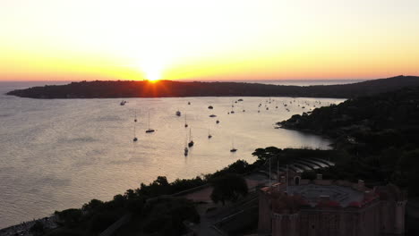 Zitadelle-Schifffahrtsmuseum-Saint-Tropez-Sonnenaufgang-Luftaufnahme-Bucht-Canebiers